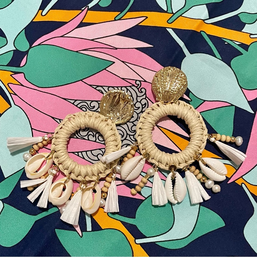 NEW!! Rattan Seashell Dangle Earrings